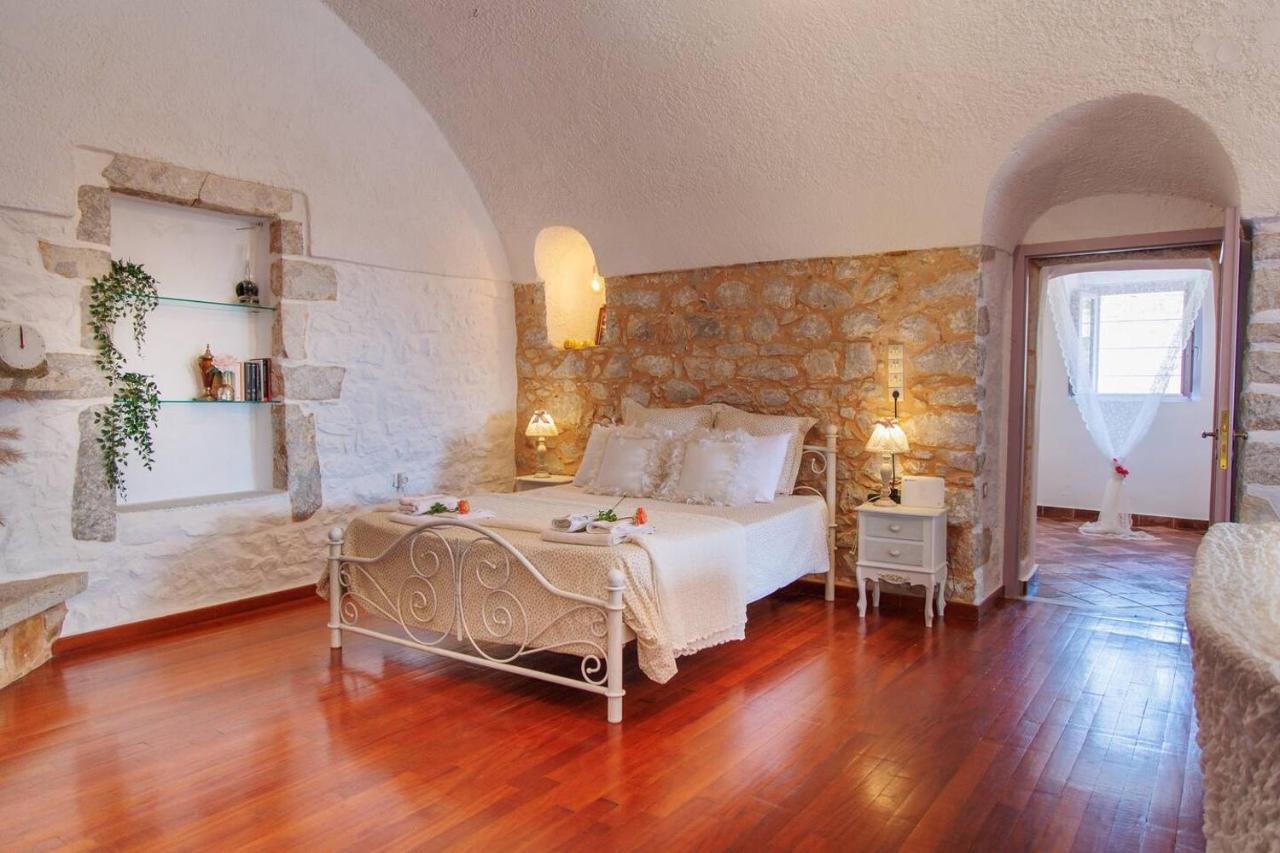 Iliana'S House - Spacious Cave House In The Center Of Areopolis Exterior foto