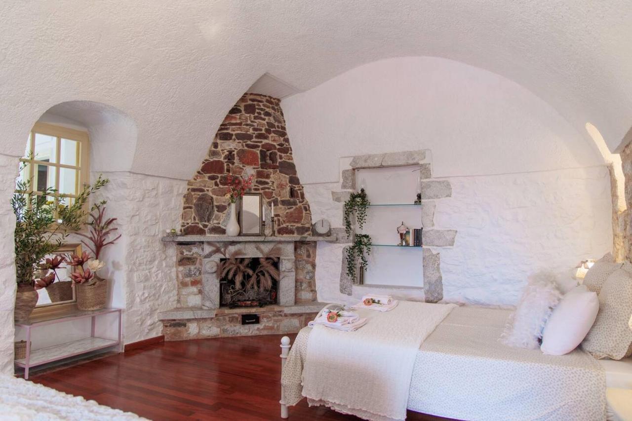 Iliana'S House - Spacious Cave House In The Center Of Areopolis Exterior foto